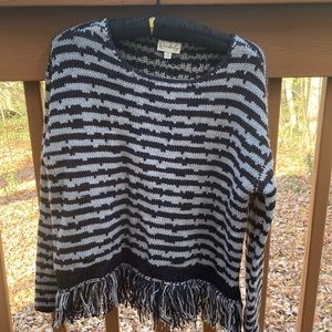 Wonderly NEW grey and black sweater